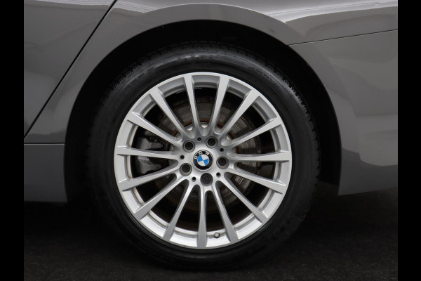 BMW 5 Serie 530e High Executive| Head-Up | Leder | Stoelverwarming | Camera | Carplay | Live Cockpit | Naviagtie | Park Assist | Full LED