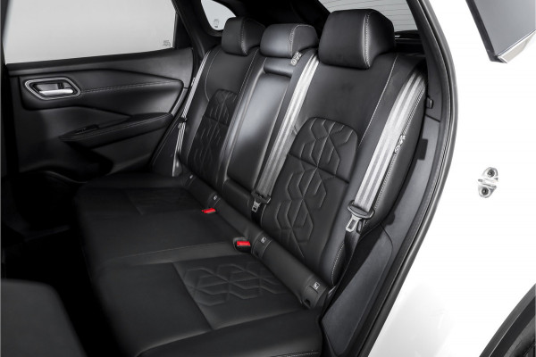 Nissan QASHQAI 1.3 MHEV Xtronic Tekna 158 PK - Automaat | Pano | Winterpakket | Elek. Stoel | Dig. Cockpit | Adapt. Cruise | Head-Up | 360 Camera | NAV + App. Connect | ECC | Elek Klep | LM 19" | 3206