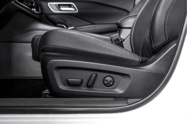 Nissan QASHQAI 1.3 MHEV Xtronic Tekna 158 PK - Automaat | Pano | Winterpakket | Elek. Stoel | Dig. Cockpit | Adapt. Cruise | Head-Up | 360 Camera | NAV + App. Connect | ECC | Elek Klep | LM 19" | 3206