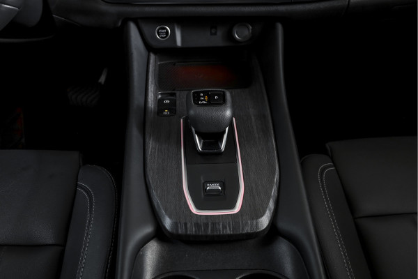 Nissan QASHQAI 1.3 MHEV Xtronic Tekna 158 PK - Automaat | Pano | Winterpakket | Elek. Stoel | Dig. Cockpit | Adapt. Cruise | Head-Up | 360 Camera | NAV + App. Connect | ECC | Elek Klep | LM 19" | 3206