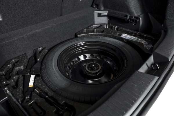 Nissan QASHQAI 1.3 MHEV Xtronic Tekna 158 PK - Automaat | Pano | Winterpakket | Elek. Stoel | Dig. Cockpit | Adapt. Cruise | Head-Up | 360 Camera | NAV + App. Connect | ECC | Elek Klep | LM 19" | 3206