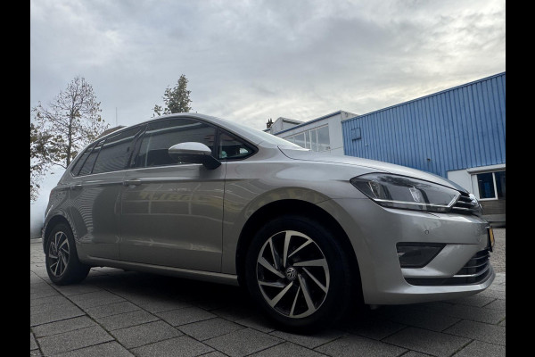 Volkswagen Golf Sportsvan 1.2 TSI Sound BlueMotion Navigatie / Apple CarPlay I Airco I PDC I Sport velgen I Dealer onderhouden Volkswagen Golf Sportsvan 1.2 TSI Sound BlueMotion Navigatie / Apple CarPlay I Airco I PDC I Sport velgen I Dealer onderhouden