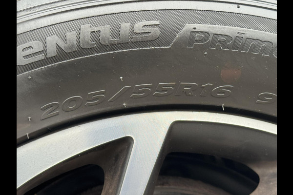 Volkswagen Golf Sportsvan 1.2 TSI Sound BlueMotion Navigatie / Apple CarPlay I Airco I PDC I Sport velgen I Dealer onderhouden Volkswagen Golf Sportsvan 1.2 TSI Sound BlueMotion Navigatie / Apple CarPlay I Airco I PDC I Sport velgen I Dealer onderhouden