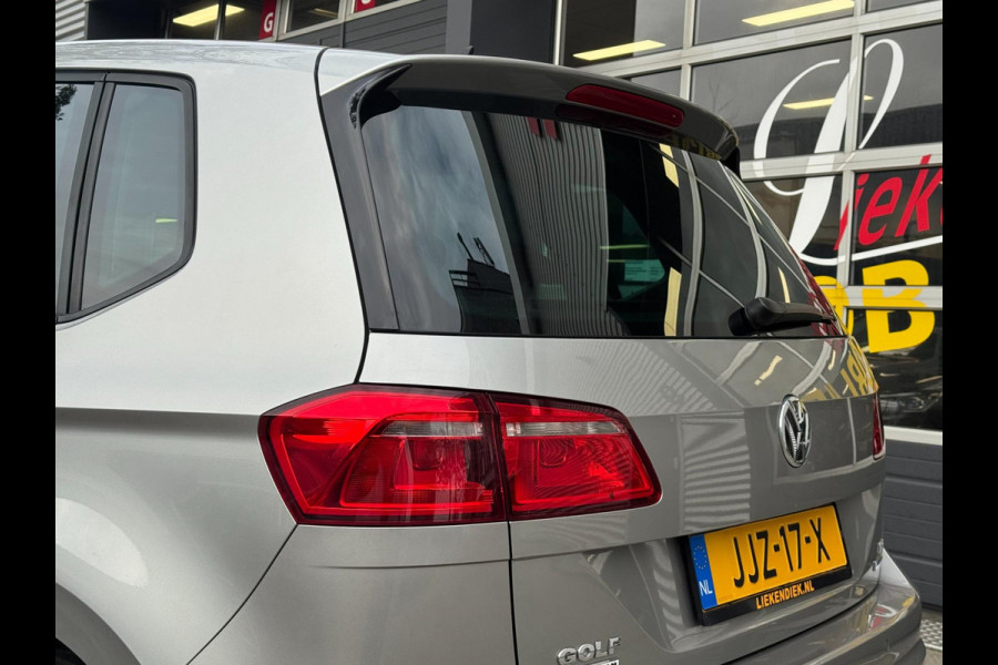 Volkswagen Golf Sportsvan 1.2 TSI Sound BlueMotion Navigatie / Apple CarPlay I Airco I PDC I Sport velgen I Dealer onderhouden Volkswagen Golf Sportsvan 1.2 TSI Sound BlueMotion Navigatie / Apple CarPlay I Airco I PDC I Sport velgen I Dealer onderhouden