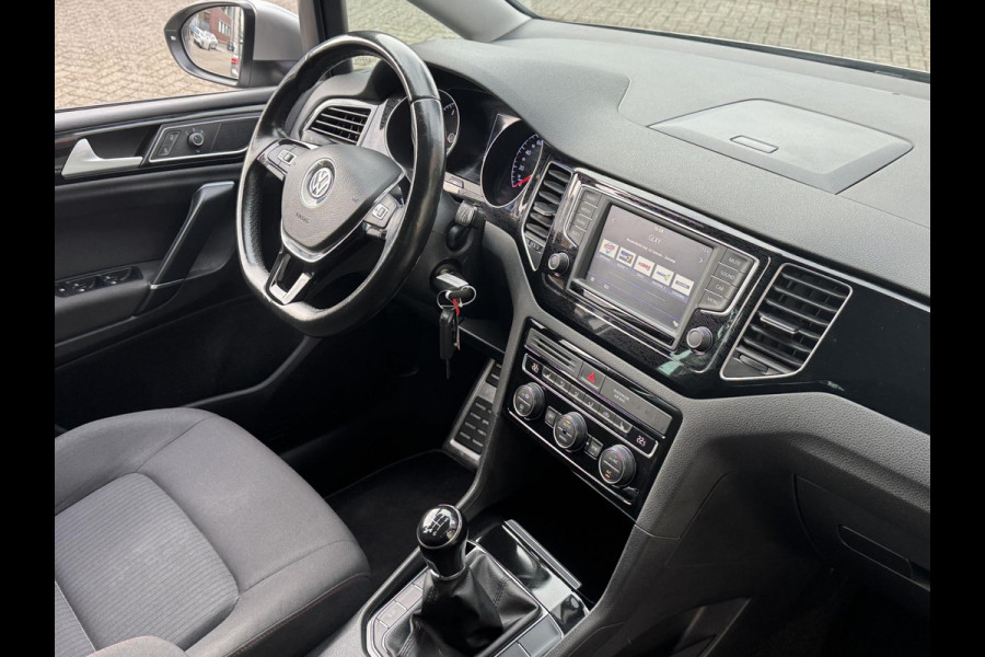 Volkswagen Golf Sportsvan 1.2 TSI Sound BlueMotion Navigatie / Apple CarPlay I Airco I PDC I Sport velgen I Dealer onderhouden Volkswagen Golf Sportsvan 1.2 TSI Sound BlueMotion Navigatie / Apple CarPlay I Airco I PDC I Sport velgen I Dealer onderhouden