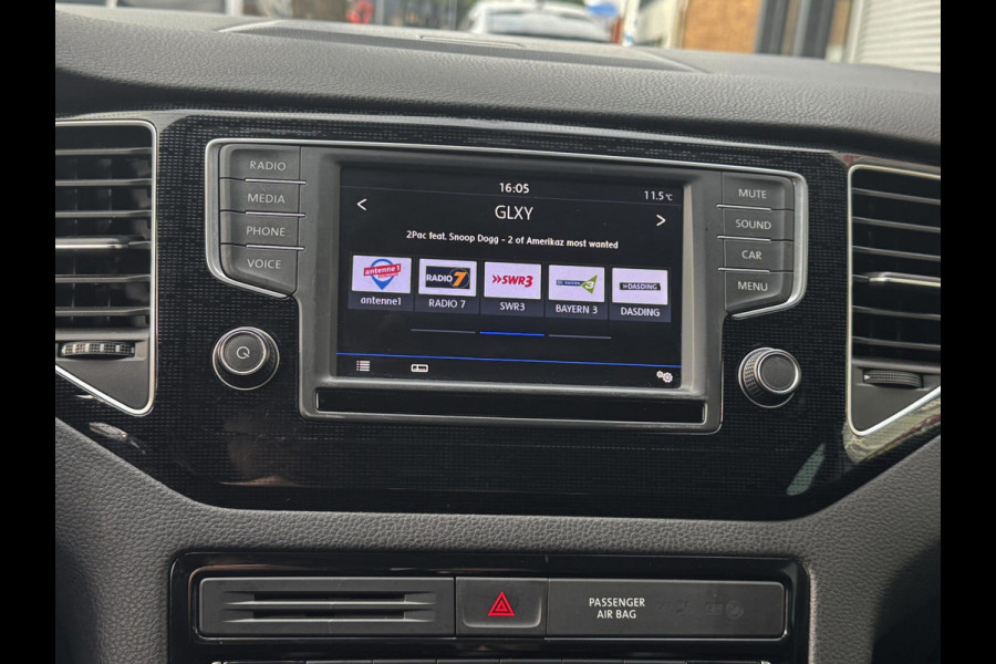 Volkswagen Golf Sportsvan 1.2 TSI Sound BlueMotion Navigatie / Apple CarPlay I Airco I PDC I Sport velgen I Dealer onderhouden Volkswagen Golf Sportsvan 1.2 TSI Sound BlueMotion Navigatie / Apple CarPlay I Airco I PDC I Sport velgen I Dealer onderhouden