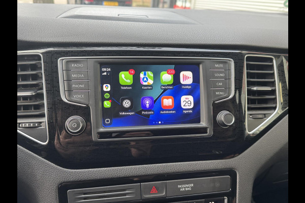 Volkswagen Golf Sportsvan 1.2 TSI Sound BlueMotion Navigatie / Apple CarPlay I Airco I PDC I Sport velgen I Dealer onderhouden Volkswagen Golf Sportsvan 1.2 TSI Sound BlueMotion Navigatie / Apple CarPlay I Airco I PDC I Sport velgen I Dealer onderhouden