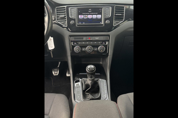Volkswagen Golf Sportsvan 1.2 TSI Sound BlueMotion Navigatie / Apple CarPlay I Airco I PDC I Sport velgen I Dealer onderhouden Volkswagen Golf Sportsvan 1.2 TSI Sound BlueMotion Navigatie / Apple CarPlay I Airco I PDC I Sport velgen I Dealer onderhouden