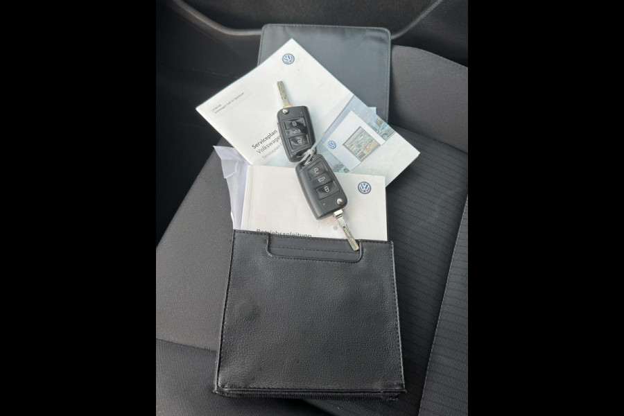 Volkswagen Golf Sportsvan 1.2 TSI Sound BlueMotion Navigatie / Apple CarPlay I Airco I PDC I Sport velgen I Dealer onderhouden Volkswagen Golf Sportsvan 1.2 TSI Sound BlueMotion Navigatie / Apple CarPlay I Airco I PDC I Sport velgen I Dealer onderhouden