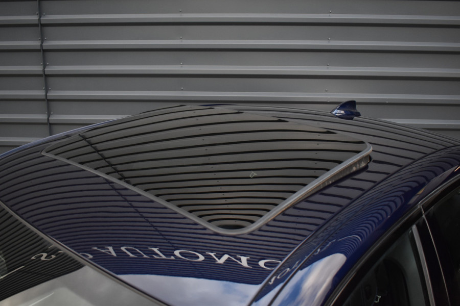 BMW 3 Serie 330e M Sport Individual | Schuif/Kanteldak | ACC | Laser Light | Memory | Harman/Kardon | Camera | BMW 3 Serie 330e M Sport Individual | Schuif/Kanteldak | ACC | Laser Light | Memory | Harman/Kardon | Camera |