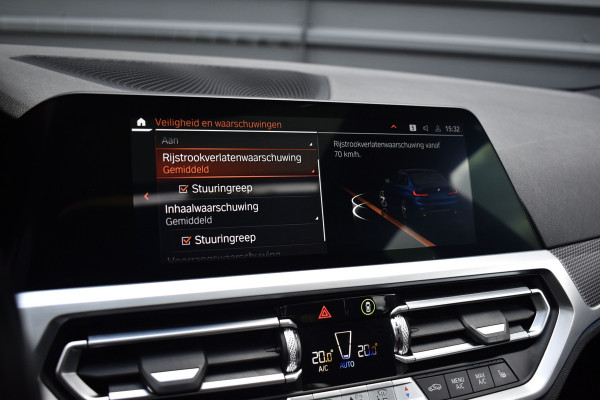 BMW 3 Serie 330e M Sport Individual | Schuif/Kanteldak | ACC | Laser Light | Memory | Harman/Kardon | Camera | BMW 3 Serie 330e M Sport Individual | Schuif/Kanteldak | ACC | Laser Light | Memory | Harman/Kardon | Camera |