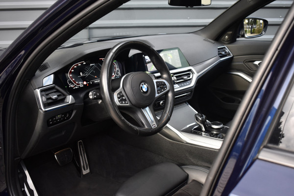 BMW 3 Serie 330e M Sport Individual | Schuif/Kanteldak | ACC | Laser Light | Memory | Harman/Kardon | Camera | BMW 3 Serie 330e M Sport Individual | Schuif/Kanteldak | ACC | Laser Light | Memory | Harman/Kardon | Camera |