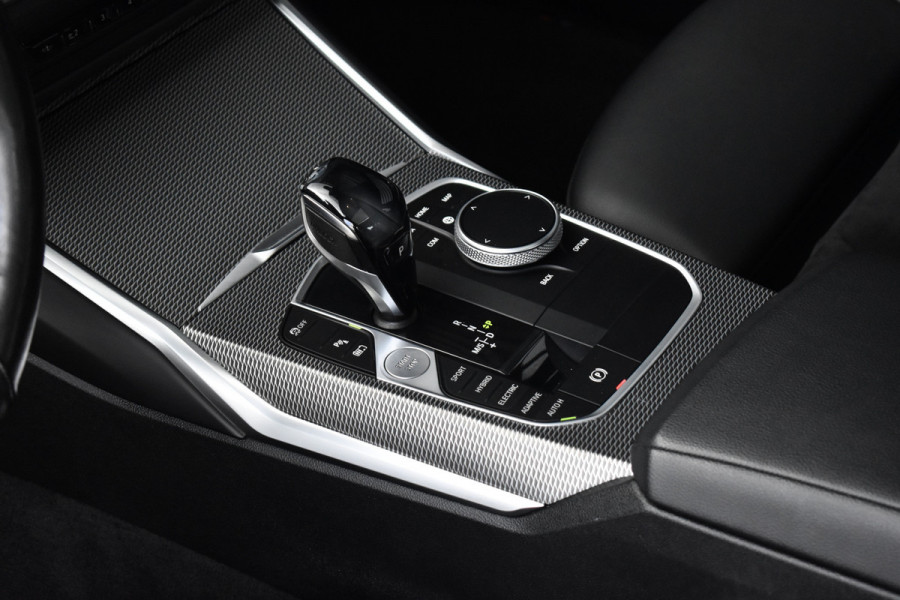 BMW 3 Serie 330e M Sport Individual | Schuif/Kanteldak | ACC | Laser Light | Memory | Harman/Kardon | Camera | BMW 3 Serie 330e M Sport Individual | Schuif/Kanteldak | ACC | Laser Light | Memory | Harman/Kardon | Camera |