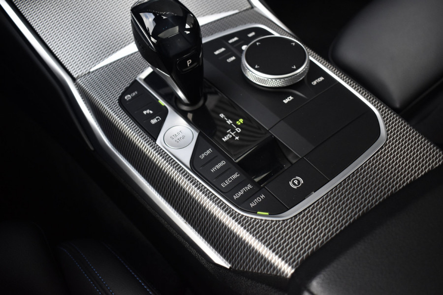 BMW 3 Serie 330e M Sport Individual | Schuif/Kanteldak | ACC | Laser Light | Memory | Harman/Kardon | Camera | BMW 3 Serie 330e M Sport Individual | Schuif/Kanteldak | ACC | Laser Light | Memory | Harman/Kardon | Camera |