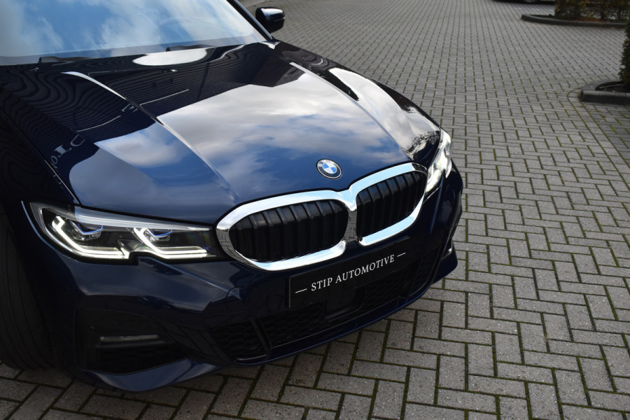 BMW 3 Serie 330e M Sport Individual | Schuif/Kanteldak | ACC | Laser Light | Memory | Harman/Kardon | Camera | BMW 3 Serie 330e M Sport Individual | Schuif/Kanteldak | ACC | Laser Light | Memory | Harman/Kardon | Camera |