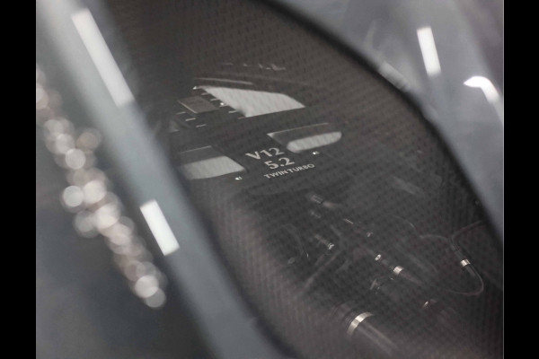 Aston Martin DBS 5.2 V12 Superleggera | B&O BeoSound - Xenon Grey Aston Martin DBS 5.2 V12 Superleggera | B&O BeoSound - Xenon Grey