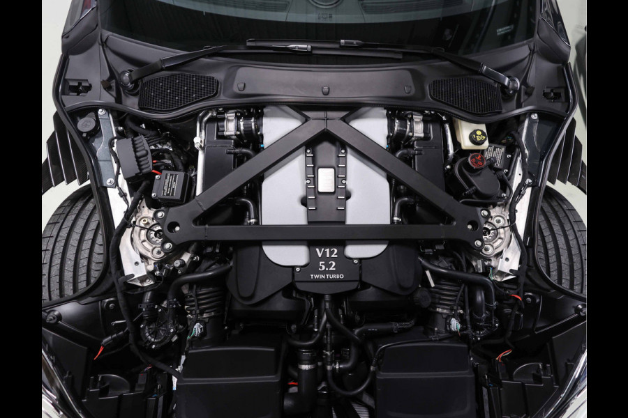 Aston Martin DBS 5.2 V12 Superleggera | B&O BeoSound - Xenon Grey Aston Martin DBS 5.2 V12 Superleggera | B&O BeoSound - Xenon Grey