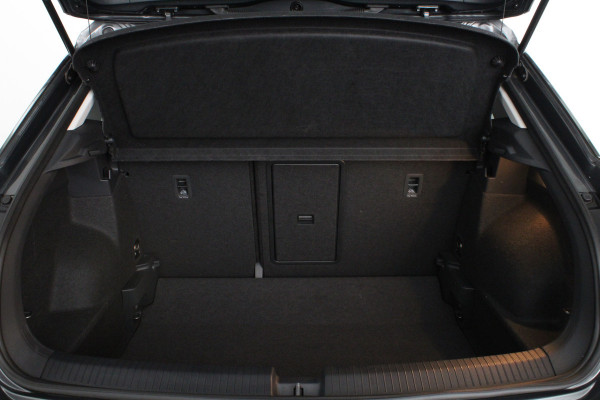Volkswagen T-Roc 1.5 TSI Style 150pk Camera/Trekhaak/DSG/Stoelverwarming/Adapt.cruise Volkswagen T-Roc 1.5 TSI Style 150pk Camera/Trekhaak/DSG/Stoelverwarming/Adapt.cruise