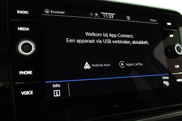 Volkswagen T-Roc 1.5 TSI Style 150pk Camera/Trekhaak/DSG/Stoelverwarming/Adapt.cruise Volkswagen T-Roc 1.5 TSI Style 150pk Camera/Trekhaak/DSG/Stoelverwarming/Adapt.cruise