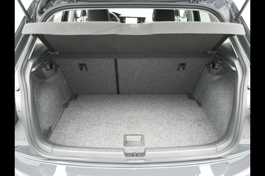 Volkswagen Polo 1.0 TSI 95pk R-Line Edition Navigatie Camera Acc Carplay 113 Volkswagen Polo 1.0 TSI 95pk R-Line Edition Navigatie Camera Acc Carplay 113