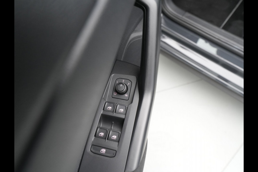 Volkswagen Polo 1.0 TSI 95pk R-Line Edition Navigatie Camera Acc Carplay 113 Volkswagen Polo 1.0 TSI 95pk R-Line Edition Navigatie Camera Acc Carplay 113