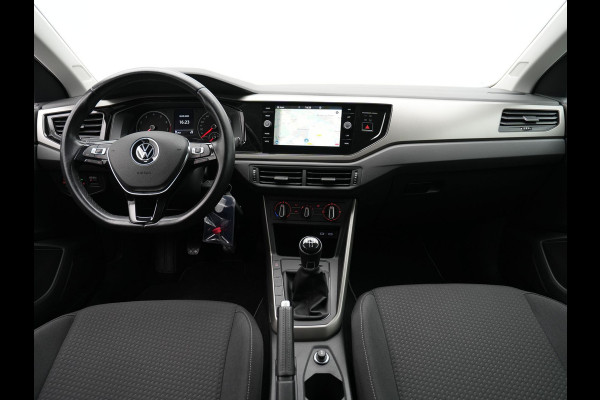 Volkswagen Polo 1.0 TSI 95pk R-Line Edition Navigatie Camera Acc Carplay 113 Volkswagen Polo 1.0 TSI 95pk R-Line Edition Navigatie Camera Acc Carplay 113