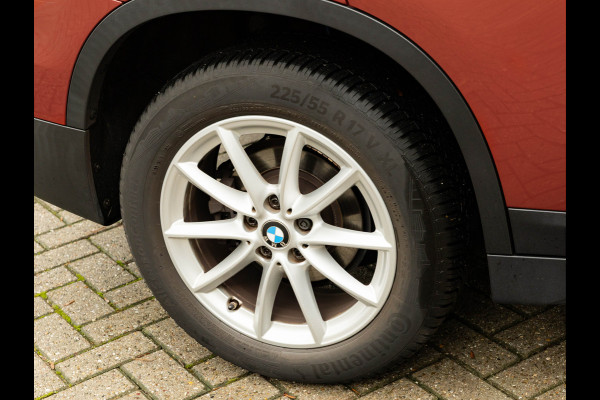 BMW X1 sDrive18i - Pano - Trekhaak - Navi Plus - LED