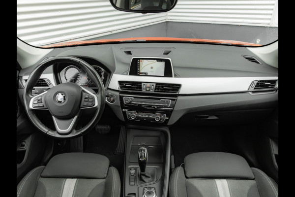 BMW X1 sDrive18i - Pano - Trekhaak - Navi Plus - LED
