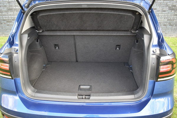 Volkswagen T-Cross 1.0 TSI Life Stoelverwarming Navigatie Automaat Parkeer camera Btw auto Carplay