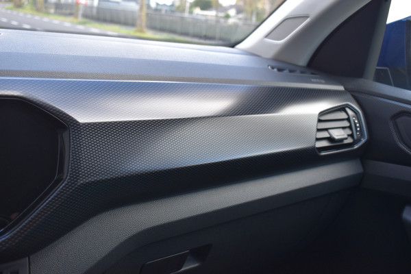 Volkswagen T-Cross 1.0 TSI Life Stoelverwarming Navigatie Automaat Parkeer camera Btw auto Carplay