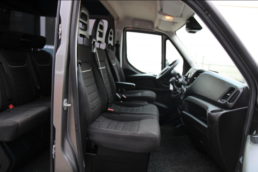 Iveco Daily 35S21H 3.0 410 / Automaat / Dubbel cabine / L4 / 6 persoons / Trekhaak / 3500 trekgewicht Iveco Daily 35S21H 3.0 410 / Automaat / Dubbel cabine / L4 / 6 persoons / Trekhaak / 3500 trekgewicht