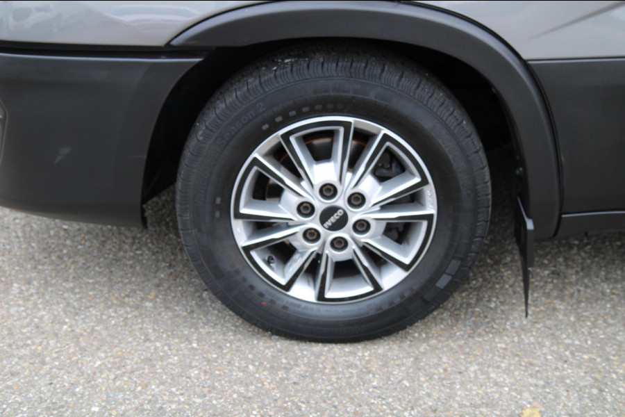 Iveco Daily 35S21H 3.0 410 / Automaat / Dubbel cabine / L4 / 6 persoons / Trekhaak / 3500 trekgewicht Iveco Daily 35S21H 3.0 410 / Automaat / Dubbel cabine / L4 / 6 persoons / Trekhaak / 3500 trekgewicht