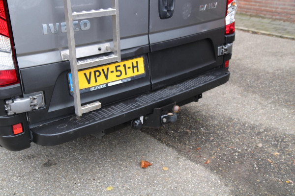 Iveco Daily 35S21H 3.0 410 / Automaat / Dubbel cabine / L4 / 6 persoons / Trekhaak / 3500 trekgewicht Iveco Daily 35S21H 3.0 410 / Automaat / Dubbel cabine / L4 / 6 persoons / Trekhaak / 3500 trekgewicht