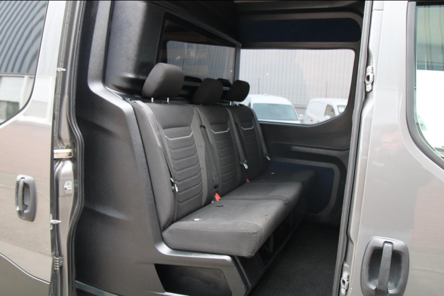 Iveco Daily 35S21H 3.0 410 / Automaat / Dubbel cabine / L4 / 6 persoons / Trekhaak / 3500 trekgewicht Iveco Daily 35S21H 3.0 410 / Automaat / Dubbel cabine / L4 / 6 persoons / Trekhaak / 3500 trekgewicht