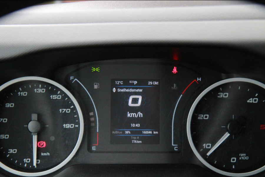 Iveco Daily 35S21H 3.0 410 / Automaat / Dubbel cabine / L4 / 6 persoons / Trekhaak / 3500 trekgewicht Iveco Daily 35S21H 3.0 410 / Automaat / Dubbel cabine / L4 / 6 persoons / Trekhaak / 3500 trekgewicht