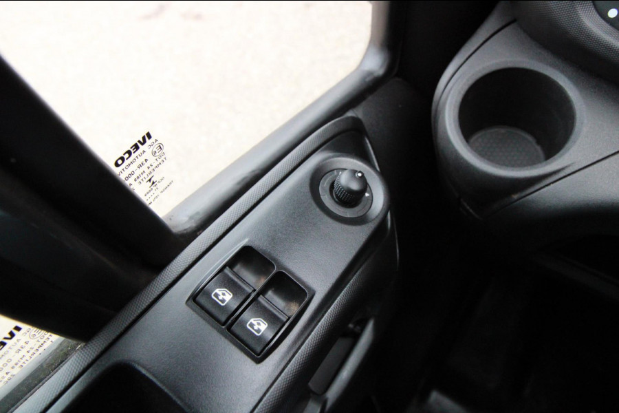 Iveco Daily 35S21H 3.0 410 / Automaat / Dubbel cabine / L4 / 6 persoons / Trekhaak / 3500 trekgewicht Iveco Daily 35S21H 3.0 410 / Automaat / Dubbel cabine / L4 / 6 persoons / Trekhaak / 3500 trekgewicht