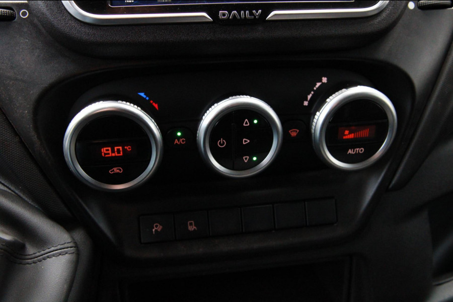 Iveco Daily 35S21H 3.0 410 / Automaat / Dubbel cabine / L4 / 6 persoons / Trekhaak / 3500 trekgewicht Iveco Daily 35S21H 3.0 410 / Automaat / Dubbel cabine / L4 / 6 persoons / Trekhaak / 3500 trekgewicht