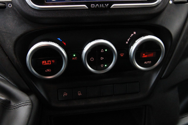 Iveco Daily 35S21H 3.0 410 / Automaat / Dubbel cabine / L4 / 6 persoons / Trekhaak / 3500 trekgewicht Iveco Daily 35S21H 3.0 410 / Automaat / Dubbel cabine / L4 / 6 persoons / Trekhaak / 3500 trekgewicht