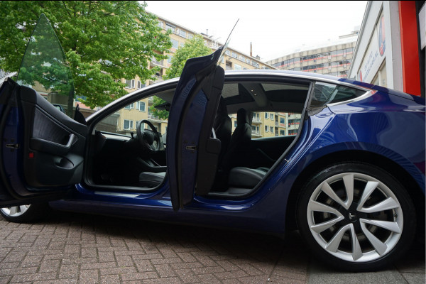 Tesla Model 3 Long Range AWD 75 kWh Dual Motor Battery New 9/2025 via Tesla | BTW | 351 pk | Panorama | Premium Audio | Auto Pilot | Leer | 19inch sportvelgen