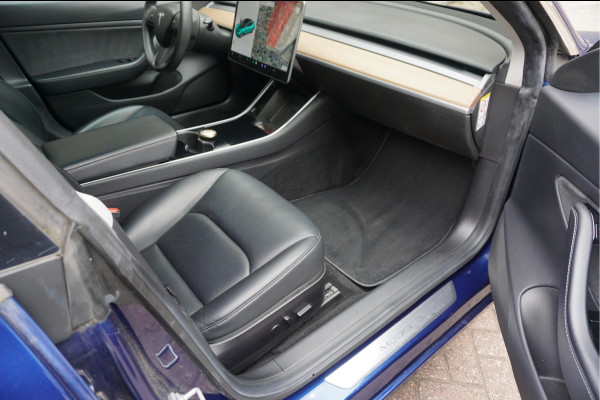 Tesla Model 3 Long Range AWD 75 kWh Dual Motor Battery New 9/2025 via Tesla | BTW | 351 pk | Panorama | Premium Audio | Auto Pilot | Leer | 19inch sportvelgen