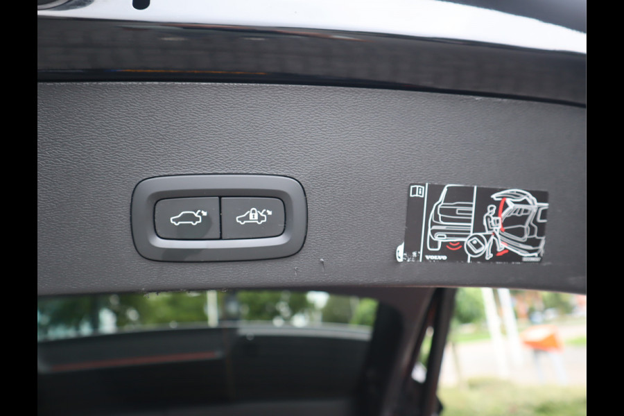 Volvo XC40 Recharge P8 AWD R-Design / SOH 92%