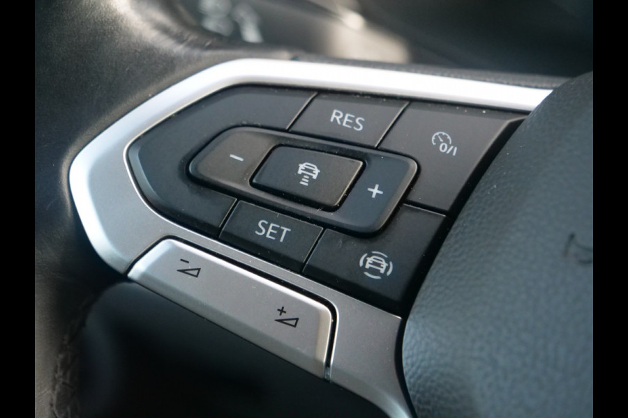 Volkswagen Transporter 2.0 TDI 150 | Aut. | DC | Bulli | L2H1 | Navi | Cruise | Airco.. Volkswagen Transporter 2.0 TDI 150 | Aut. | DC | Bulli | L2H1 | Navi | Cruise | Airco..