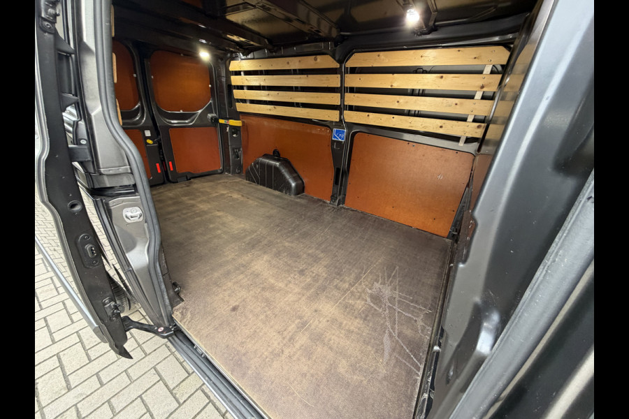 Ford Transit Custom 300 2.0 TDCI 130PK EURO 6 L2H1 Limited Automaat/CarPlay/trekhaak Ford Transit Custom 300 2.0 TDCI 130PK EURO 6 L2H1 Limited Automaat/CarPlay/trekhaak