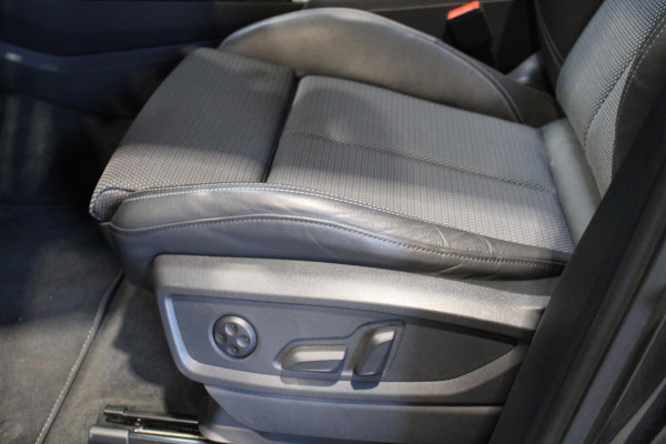 Audi Q5 Sportback 50 TFSI e S edition 360 Camera/Trekhaak/Panorama dak Prijs is rijklaar incl 12 maanden bovag Audi Q5 Sportback 50 TFSI e S edition 360 Camera/Trekhaak/Panorama dak Prijs is rijklaar incl 12 maanden bovag