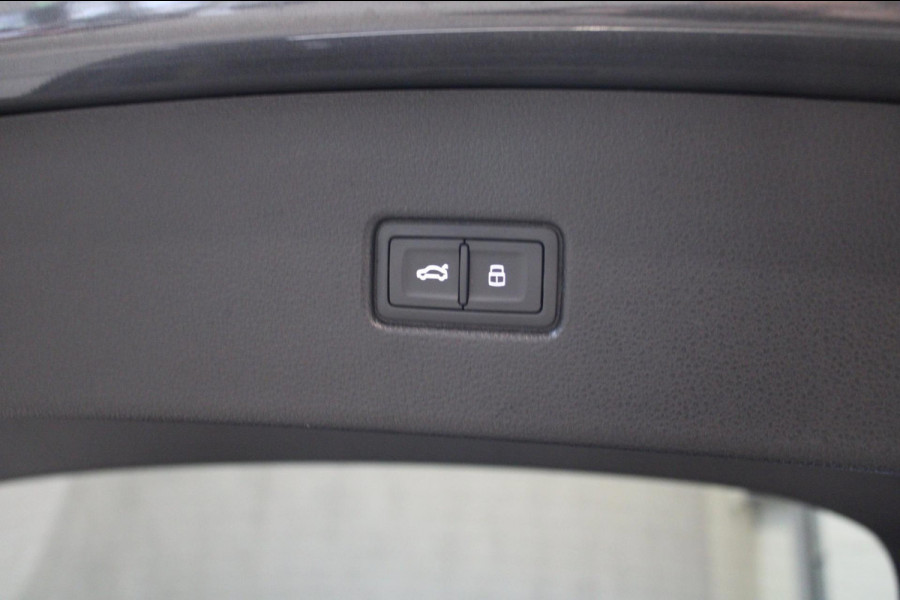 Audi Q5 Sportback 50 TFSI e S edition 360 Camera/Trekhaak/Panorama dak Prijs is rijklaar incl 12 maanden bovag Audi Q5 Sportback 50 TFSI e S edition 360 Camera/Trekhaak/Panorama dak Prijs is rijklaar incl 12 maanden bovag