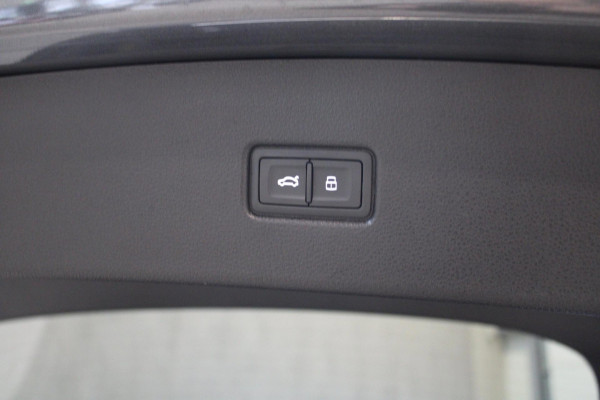 Audi Q5 Sportback 50 TFSI e S edition 360 Camera/Trekhaak/Panorama dak Prijs is rijklaar incl 12 maanden bovag Audi Q5 Sportback 50 TFSI e S edition 360 Camera/Trekhaak/Panorama dak Prijs is rijklaar incl 12 maanden bovag