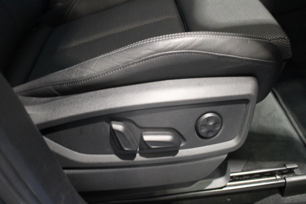 Audi Q5 Sportback 50 TFSI e S edition 360 Camera/Trekhaak/Panorama dak Prijs is rijklaar incl 12 maanden bovag Audi Q5 Sportback 50 TFSI e S edition 360 Camera/Trekhaak/Panorama dak Prijs is rijklaar incl 12 maanden bovag