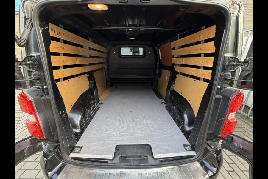 Citroën Jumpy 2.0 BlueHDI 123PK EURO 6 DARK EDITION CarPlay/achteruitrijcamera/trekhaak Citroën Jumpy 2.0 BlueHDI 123PK EURO 6 DARK EDITION CarPlay/achteruitrijcamera/trekhaak