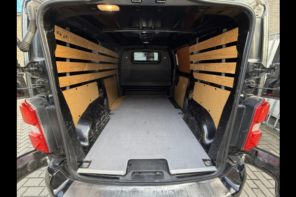 Citroën Jumpy 2.0 BlueHDI 123PK EURO 6 DARK EDITION CarPlay/achteruitrijcamera/trekhaak Citroën Jumpy 2.0 BlueHDI 123PK EURO 6 DARK EDITION CarPlay/achteruitrijcamera/trekhaak