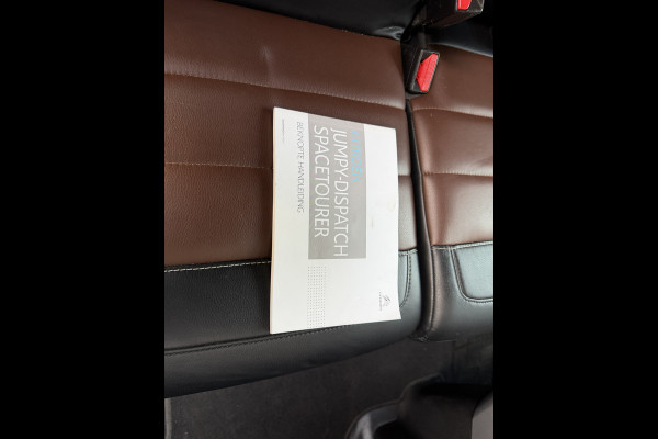 Citroën Jumpy 2.0 BlueHDI 123PK EURO 6 DARK EDITION CarPlay/achteruitrijcamera/trekhaak Citroën Jumpy 2.0 BlueHDI 123PK EURO 6 DARK EDITION CarPlay/achteruitrijcamera/trekhaak